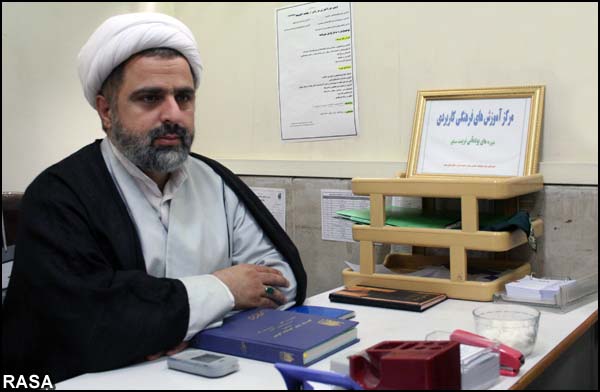 حجت الاسلام آل مبارک 
مسئول معاونت آموزشهاي کاربردي دفتر تبليغات اسلامي حوزه قم در خوزستان