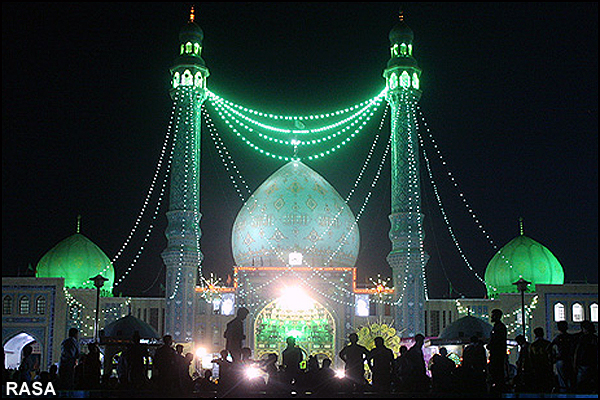 مسجد مقدس جمکران در شب نيمه شعبان