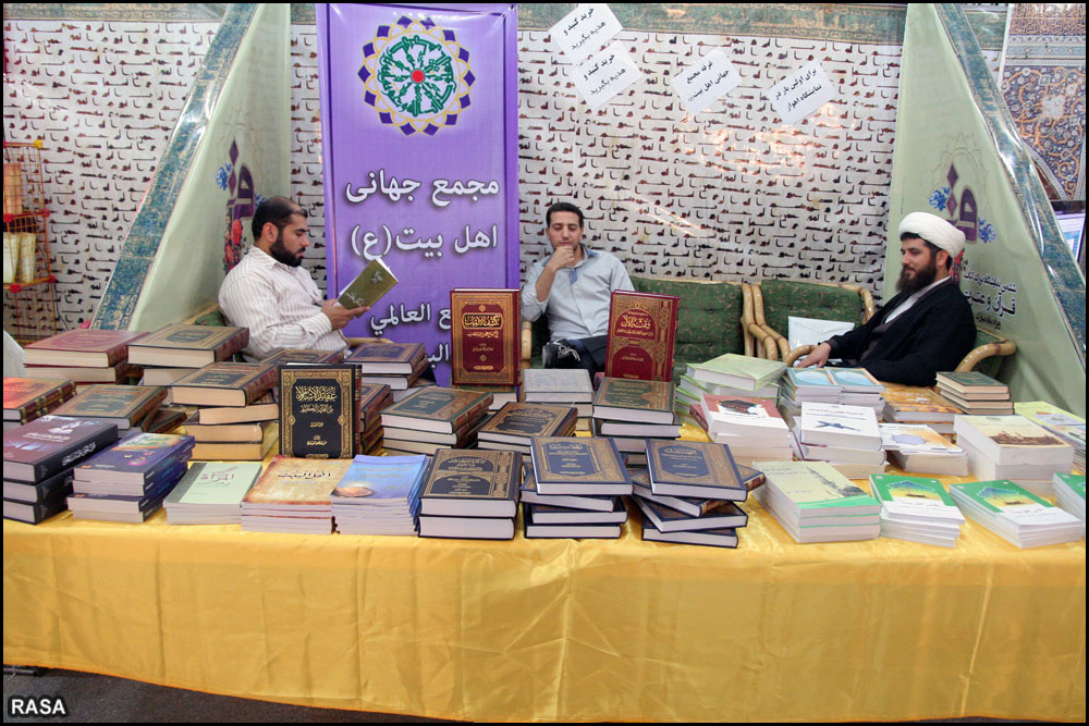 غرفه ای مورد توجه طلاب و روحانیان در شمشین نمایشگاه قرآن و عترت اهواز