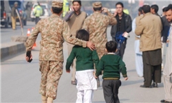 حمله طالبان به مدرسه ابتدائي در پيشاور پاکستان
