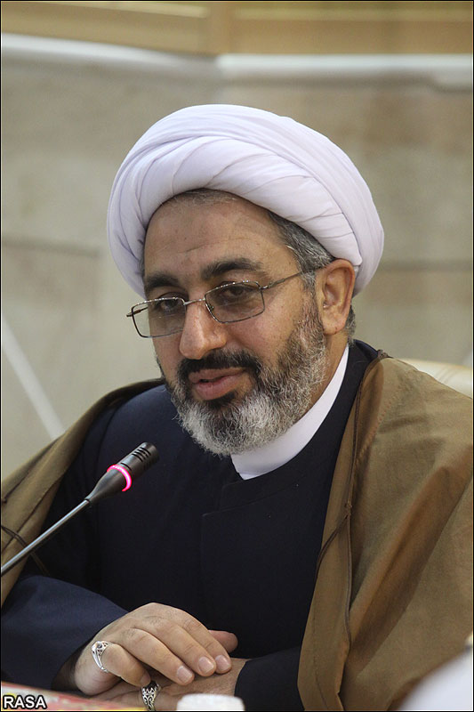 حجت الاسلام حکيم الهي، معاون ارتباطات جامعة المصطفي