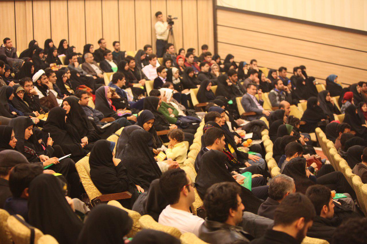 ويژه برنامه گوهر آرامش در تالار آزادي دانشگاه کاشان 