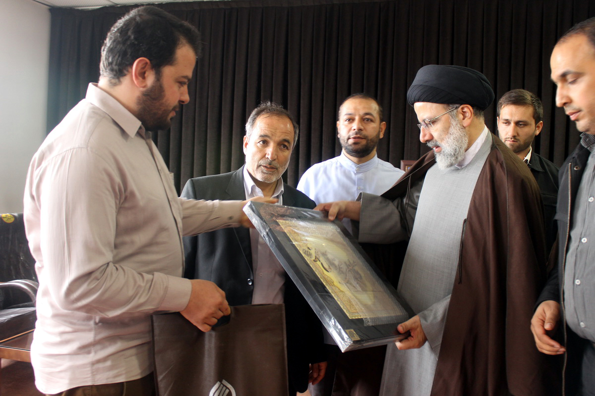 حضور حجت الاسلام والمسلمین رئیسی در دفتر خبرگزاری رسا در همدان