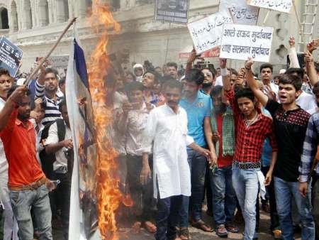 تظاهرات مردم هند در محکومیت تخریب ائمه بقیع (سلام الله علیهم)