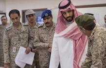 بن سلمان ولیعهد عربستان سعودی در میان فرماندهان نظامی این رژیم