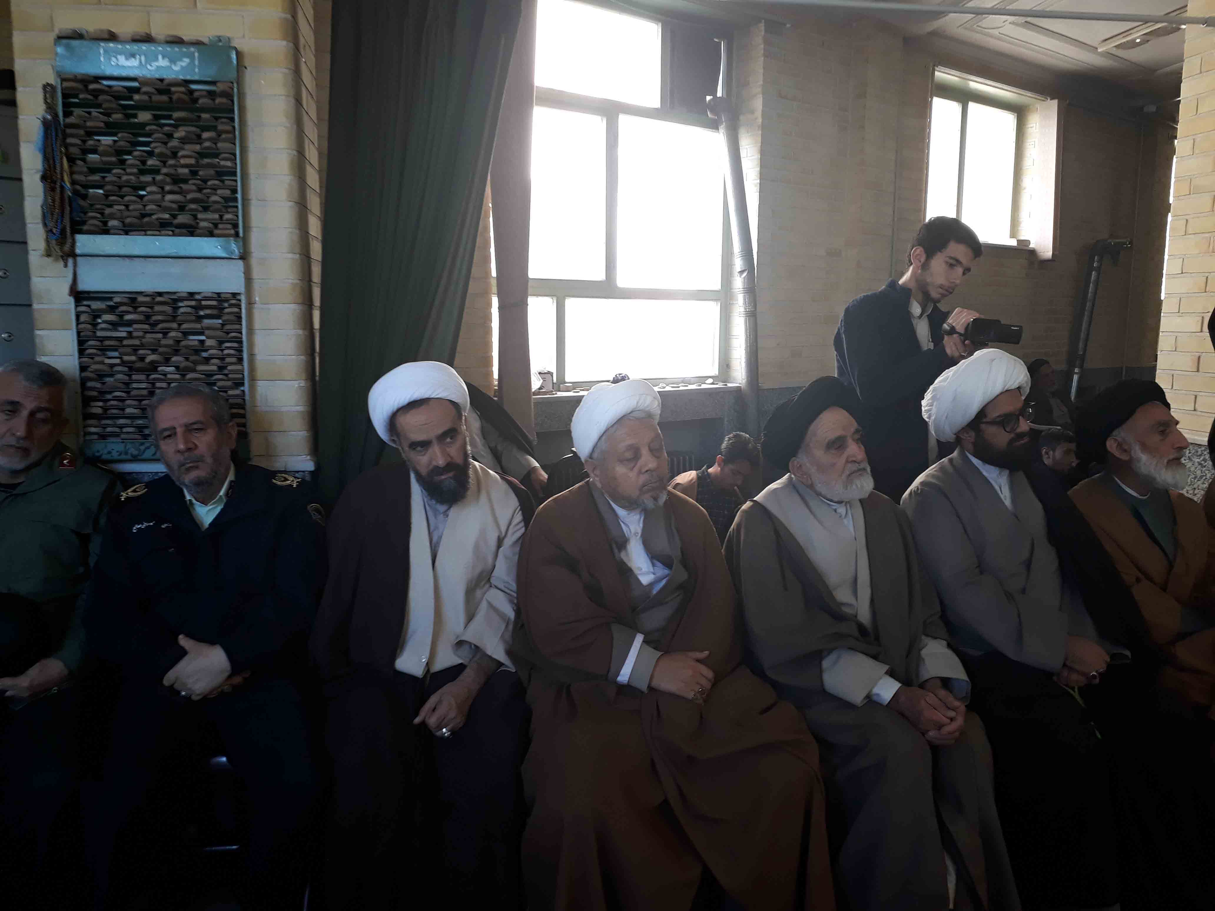 در تجمع اساتید، طلاب و روحانیون حوزه علمیه همدان در حمایت از مردم مظلوم یمن