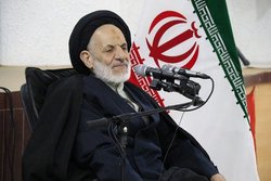 انقلاب اسلامی، آمریکا را زمین گیر کرده است