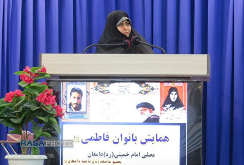 اجازه ندهیم عدهای مردم و اهداف انقلاب را بازیچه خود قرار دهند