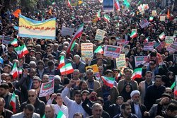 راهپیمایی 22 بهمن با حضور حماسی و پرشور مردم در سراسر کشور آغاز شد