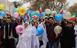 حضور زوج های دانشجو در راهپیمایی 22 بهمن