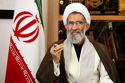 دفاع از اسلام مهمترین رسالت امروز حوزههای علمیه است
