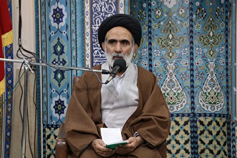 مردم روشنفکرنماها را سرافکنده کردند