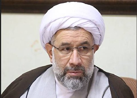 زبان فارسی، زبان انقلاب و زندهترین زبان کلاسیک جهان است