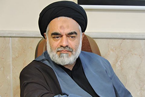 باقی پنداشتن متاع دنیا انسان را بخیل میکند