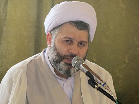 منبرهای طولانی و مطالب غیر مستدل آسیب های پیش روی تبلیغ دین