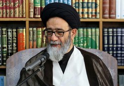 چالش‌های پیش‌ روی انقلاب اسلامی بررسی شود