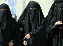 قوانین سعودی که زنان را به موجودی بدون هویت و بی اراده تبدیل کرده است