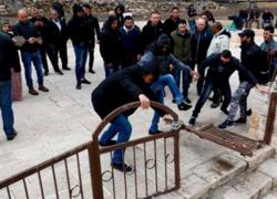 زخمی شدن 20 فلسطینی و بازداشت 19 تن دیگر در مسجد الاقصی