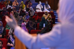 لزوم تعامل و مشارکت بیشتر زنان در جوامع اسلامی