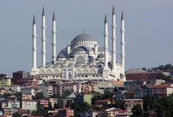 بازگشایی بزرگترین مسجد جمهوری ترکیه به روی نمازگزاران