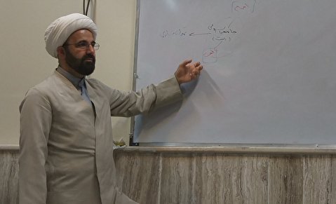 گفتمان سازی وظیفه حوزه های علمیه در گام دوم انقلاب اسلامی است
