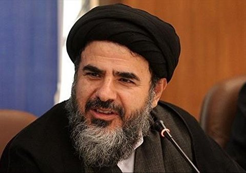 یکدیگر را متهم به همراهی با دشمن نکنیم