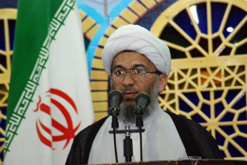 بیانیه گام دوم انقلاب در متون درسی حوزه قرار داده شود