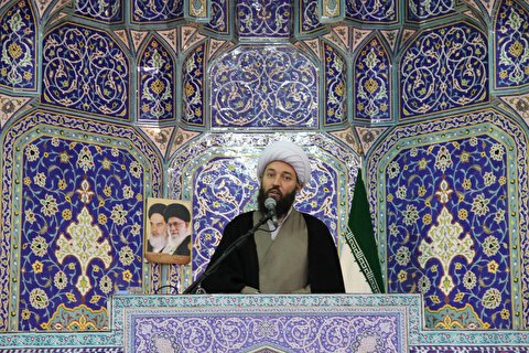 انجام واجبات و ترک محرمات اولین قدم بندگی خداوند است