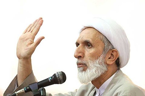 گام دوم عمار میخواهد|استکبار، منافقین داخلی و بی عرضه ها درپی نابودی کشور