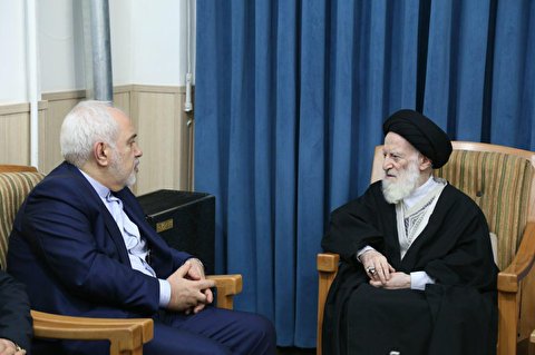 وحدت کلمه رمز پیروزی مردم در برابر مشکلات است | نباید مأیوس شد