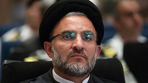 مسلمان ولایت پذیر در خط امیرالمومنین است