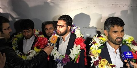 ۴ مرزبان آزاد شده از دست تروریستهای جیش الظلم به میهن بازگشتند