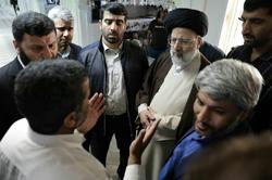 بازدید ۲ ساعته آیت الله رئیسی از زندان مرکزی مشهد و گفت وگو با زندانیان
