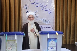مردم ایران با حضور پای صندوق های رأی کشور را حراست و تقویت کنند
