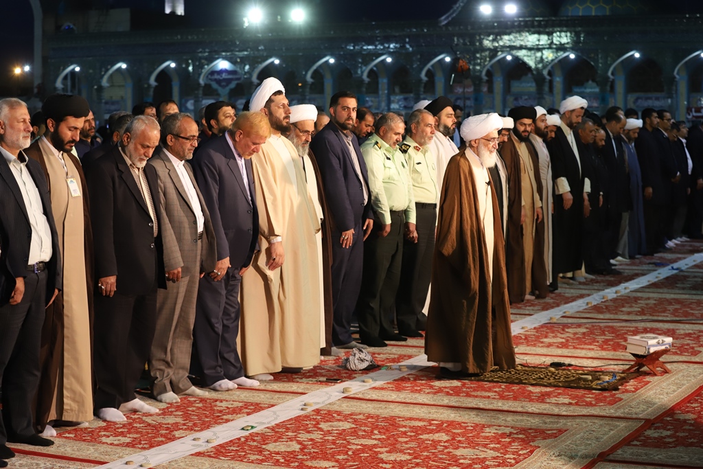 پ/ویژه برنامه های شب نیمه شعبان در مسجد مقدس جمکران برگزار شد