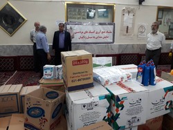 اهدای اقلام جمع آوری شده صابئین مندائی به سیل زدگان خوزستانی