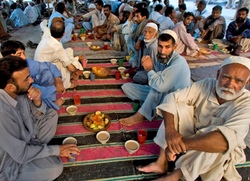 ماه رمضان در پاکستان با طعم تورم و گرانی