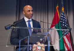 سفیر امارات در واشنگتن با هیأتی صهیونیستی دیدار کرد