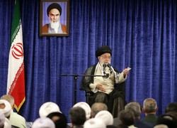 گزینه قطعی ملت ایران مقاومت است | مذاکره سم است؛ جنگ هم نمی شود