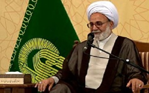 تواضع در برابر مردم زیباترین جلوه ایمان است