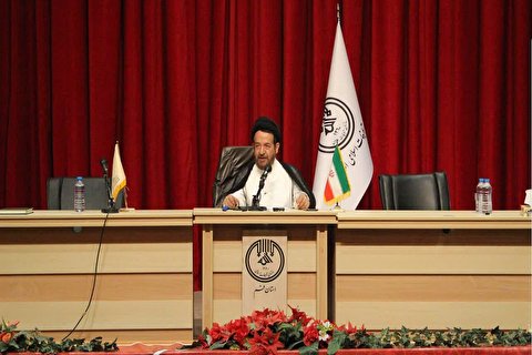 این روزها تحریف از سوی خودینماها آغاز میشود