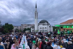 افطاری همگانی در بوسنی