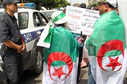 تظاهرات مردم الجزائر در میان تدابیر شدید امنیتی