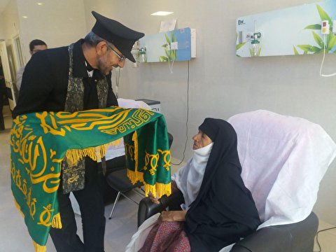 سفیران امام هشتم از بیماران سرطانی بیرجند عیادت کردند