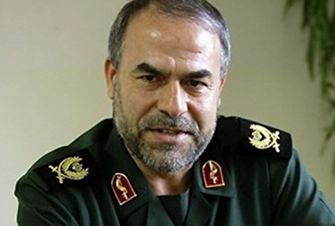 برخی برای رسیدن به اهداف خود دشمن را قوی جلوه میدهند