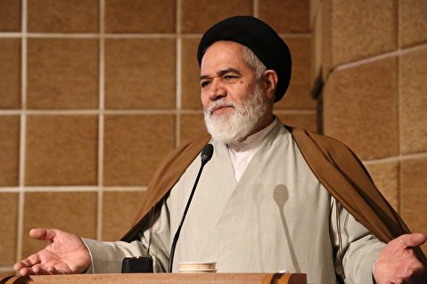 حضور روحانیت در بین مردم نقش مهمی در کاهش آسیبهای اجتماعی دارد