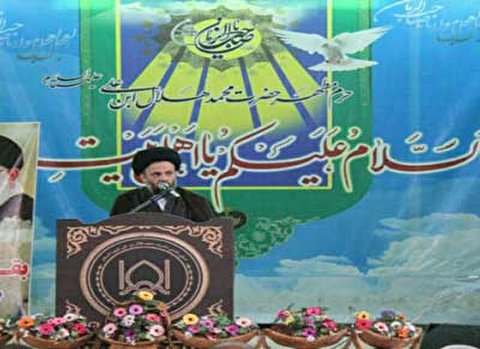 حج آیینی عبادی سیاسی و جلوه اقتدار امت اسلامی است