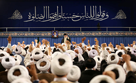 نماز جمعه زمینهساز استقرار گفتمانهای عالی