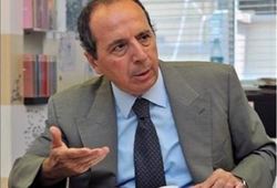 پاسخ کوبنده نماینده پارلمان لبنان به تحریم رهبر انقلاب از سوی ترامپ