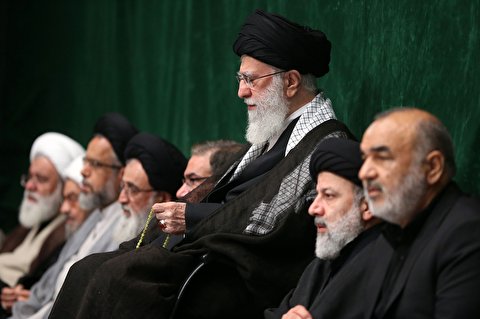 آخرین شب مراسم عزاداری حضرت اباعبدالله با حضور رهبر انقلاب برگزار شد